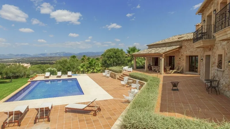 Finca in Son Gual - Building side view