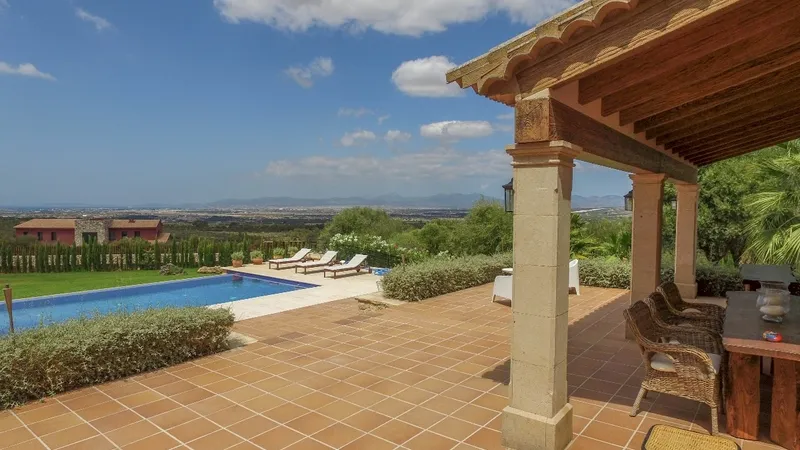 Finca in Son Gual - Covered terrace and pool terrace