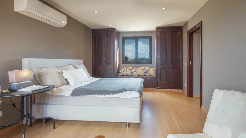 Finca in Son Gual - Guest bedroom (2)