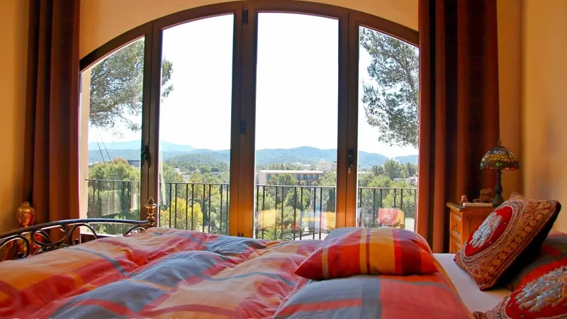 Detached House in Paguera - Bedroom with mountain views