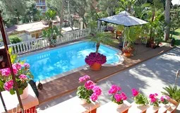 Detached House in Paguera - Pool area with decking