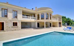 Detached Villa in Paguera - Stunning Villa in Paguera