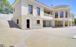 Detached Villa in Paguera - beautiful stone facade