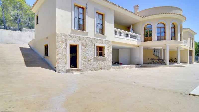Detached Villa in Paguera - beautiful stone facade