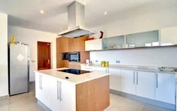 Detached Villa in Paguera - Modern kitchen