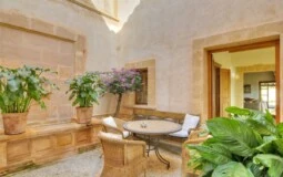 Villa in Camp de Mar - Patio