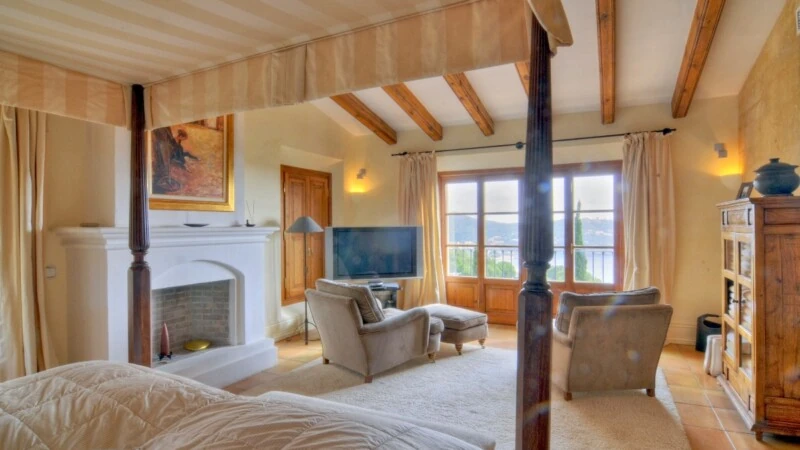Villa in Camp de Mar - Large Master Bedroom Suite