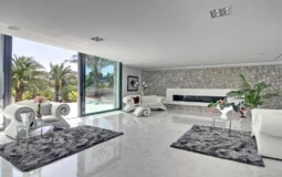 Villa in Nova Santa Ponsa - Living room with fireplace