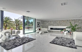 Villa in Nova Santa Ponsa - Living room with fireplace