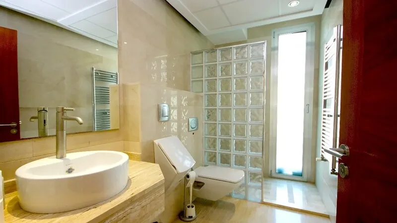 Villa in Alcanada - Bathroom 1