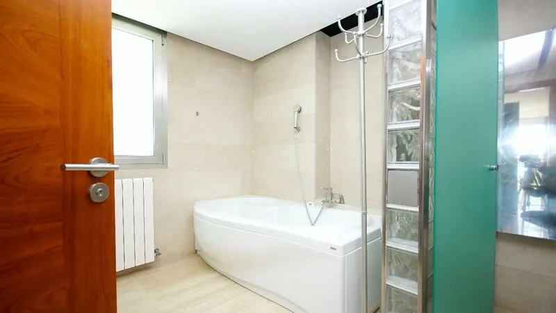 Villa in Alcanada - Bathroom