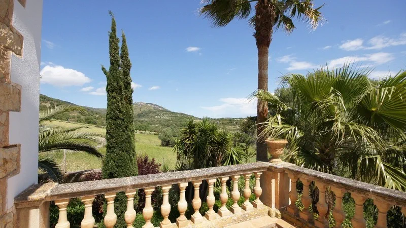 Finca in Manacor - Terrace with breathtaking mountain views