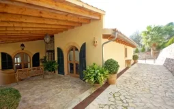 Finca in Esporles - Stone Corridor behind