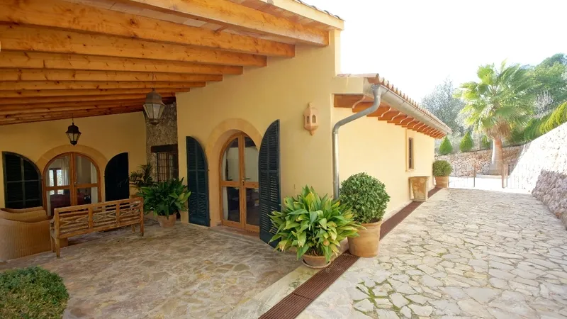 Finca in Esporles - Stone Corridor behind