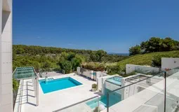 Villa in Sol de Mallorca - Pool terrace and green zone