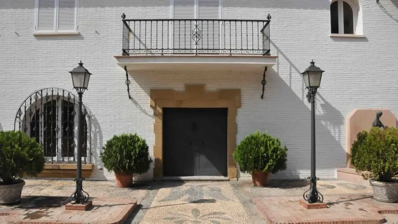 Mansion in Costa del Silencio, Costa Sol - 07