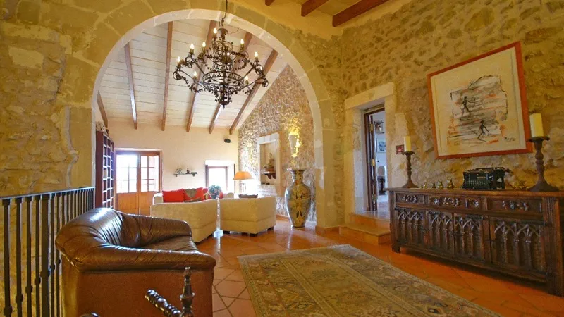 Hotel in Mallorca - Library