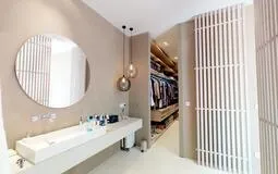 Villa in Son Vida - Master en-suite with dressing area