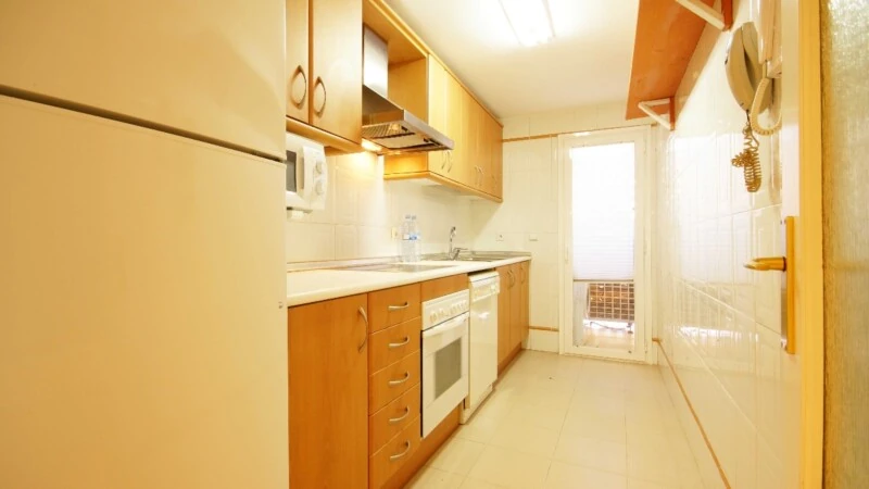 Garden Apartment in Port Adriano - New Kitchen