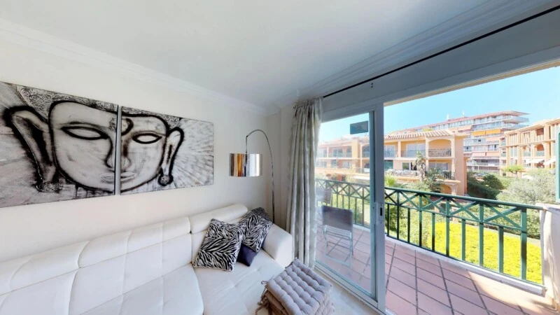 Garden Apartment in Port Adriano - A-Adriano-106_4_Living room balcony