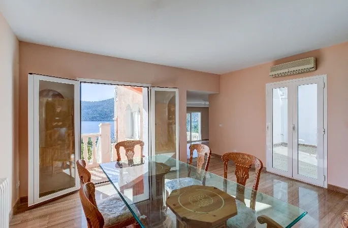 Villa in Camp de Mar - Dining area with sea views