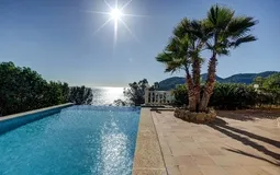 Villa in Camp de Mar - Infinity pool
