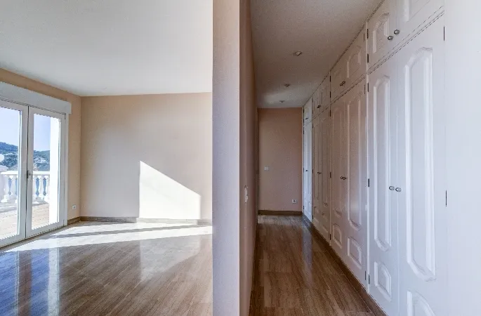 Villa in Camp de Mar - Fitted wardrobes
