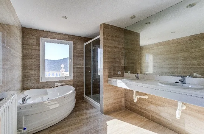 Villa in Camp de Mar - Bathroom en suite