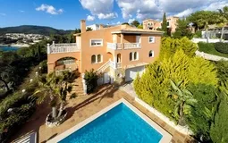 Villa in Camp de Mar - Villa with pool