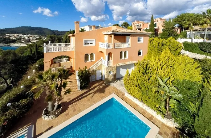 Villa in Camp de Mar - Villa with pool