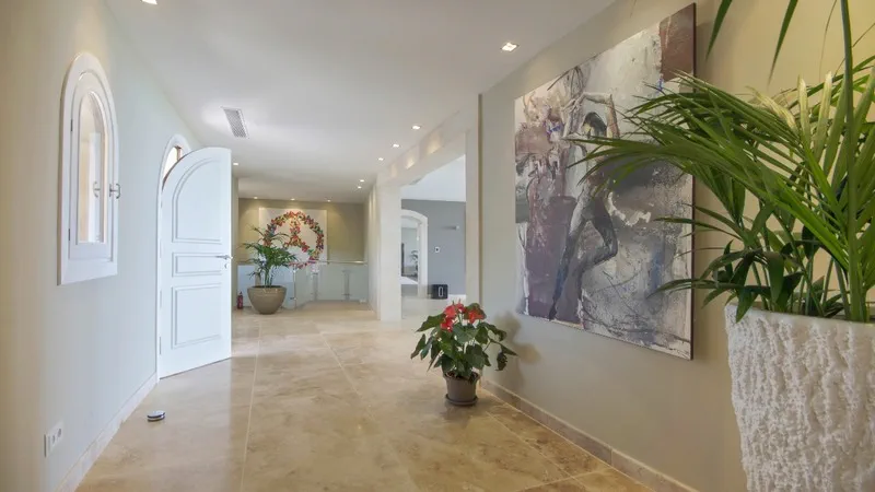 Detached Villa in Costa D´en Blanes - Entrance corridor
