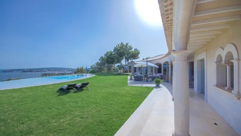 Detached Villa in Costa D´en Blanes - Pool terrace