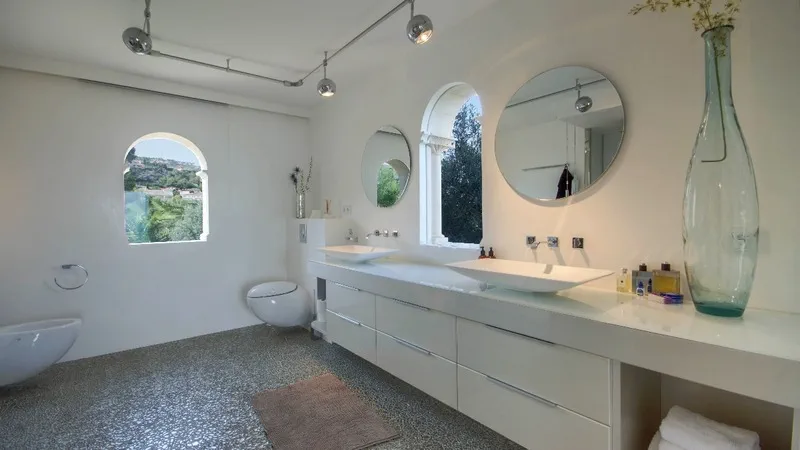 Detached Villa in Costa D´en Blanes - Master bath1