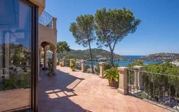 Villa in Puerto Andratx - front ground floor terrrace
