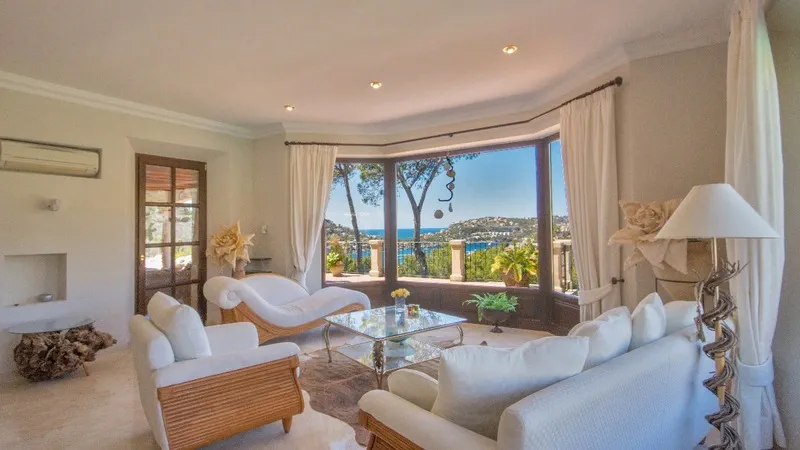 Villa in Puerto Andratx - living lounge with sea view