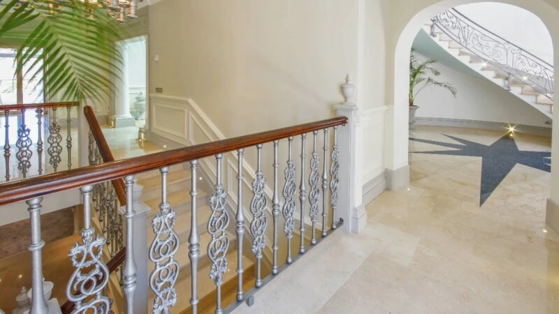 Villa in La Mola - Corridor-stairway and entrance hall