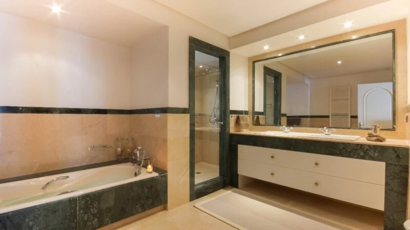 Villa in La Mola - En-suite bath3-1