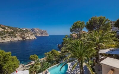 Villa in La Mola - Property view over the pool -garden and sea