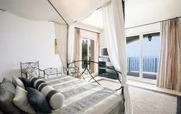 Villa in Cala Llamp - Bedroom