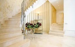 Villa in Cala Llamp - Hall and stairway