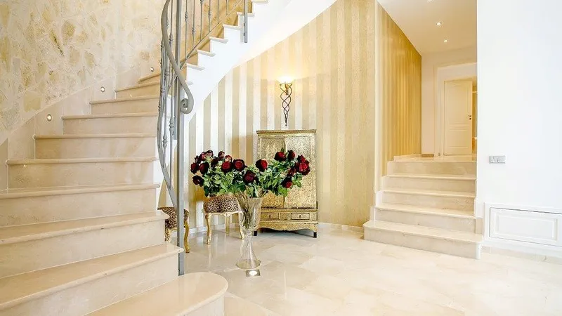Villa in Cala Llamp - Hall and stairway