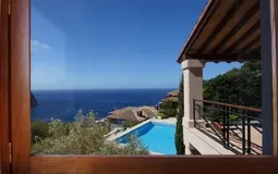Villa in Cala Llamp - Living room view over the garden and pool