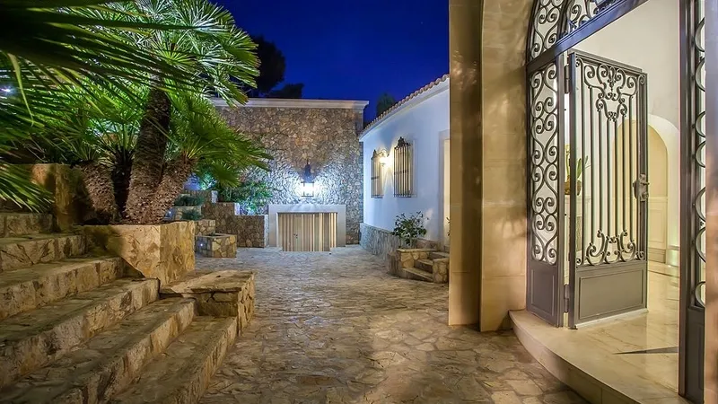 Villa in La Mola - 1
