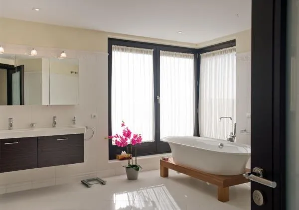 Villa in Marbella - Guest Bathroom