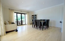 Villa in Nova Santa Ponsa - Dining Area