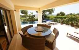 Villa in Nova Santa Ponsa - Barbecue and Dining Terrace
