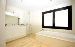 Villa in Nova Santa Ponsa - Master Bathroom