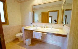 Villa in Costa de la Calma - Family Bathroom