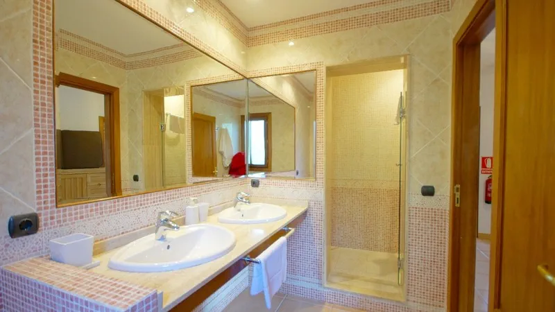 Villa in Costa de la Calma - Bathroom with Large Shower