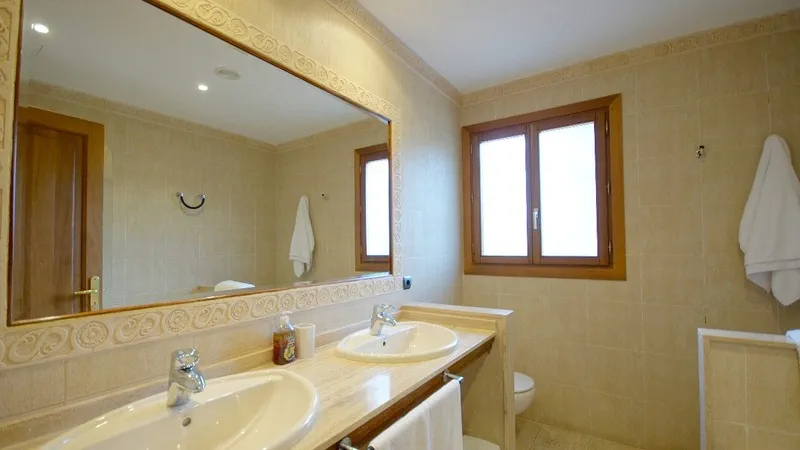Villa in Costa de la Calma - Master Bathroom